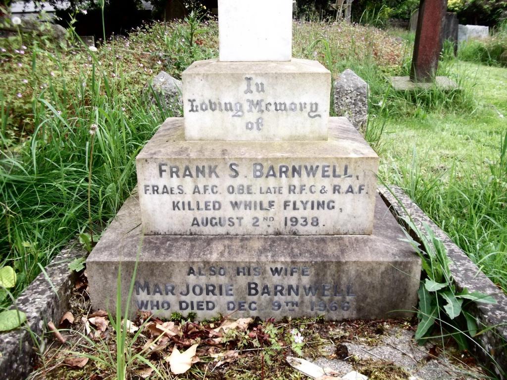 Headstone - Frank S Barnwell, Marjorie Sandes