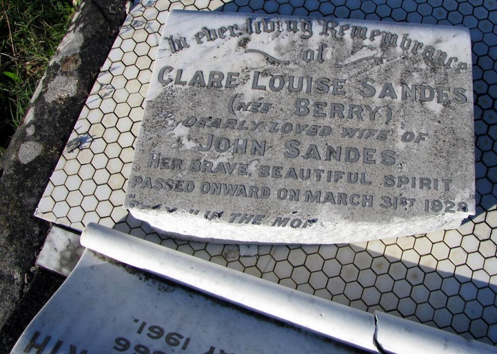 Headstone of John Sandes and Clare Louise Berry