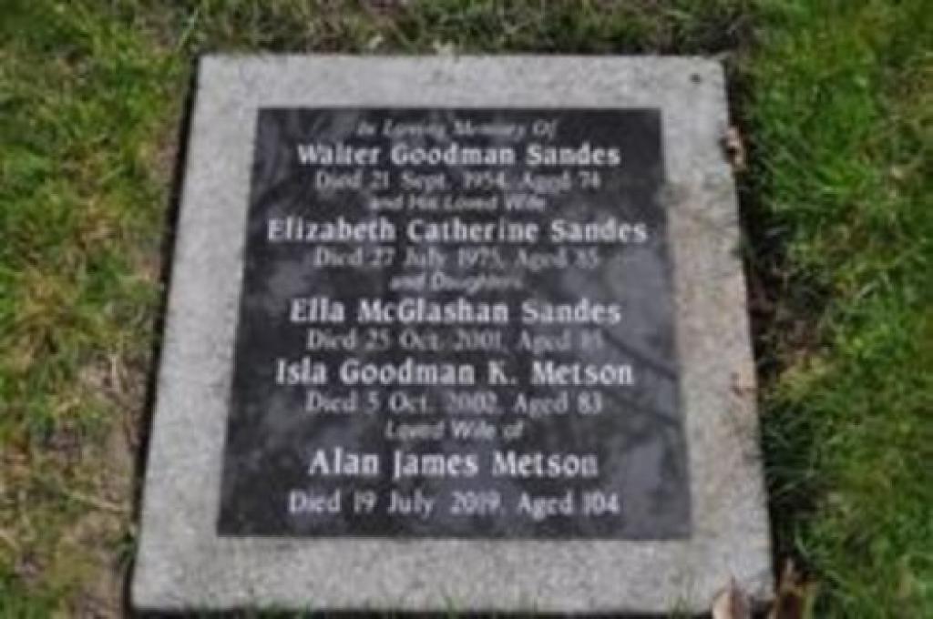 Headstone of Walter G Sandes, Elizabeth C O'Neill, Ella McG Sandes, Isla G Sandes and Alan J Metson